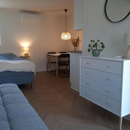 Apartment Mini-lejlighed Med Kokken - Deler Bad Og Toilet Med Nabolejlighed 3